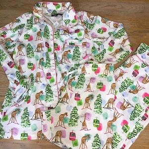 TOSS Designs pajama set in skiing Giraffe print